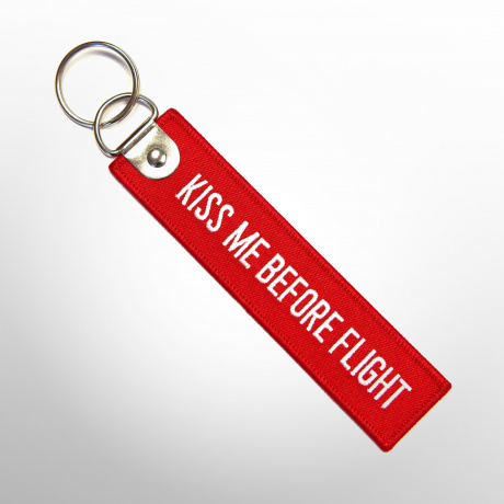 Брелок Kiss Me Before Flight красный
