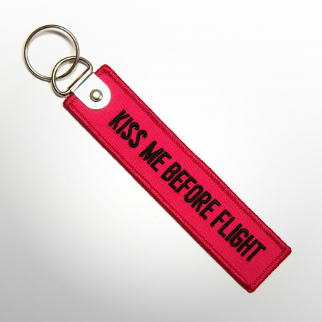 Брелок Kiss Me Before Flight розовый