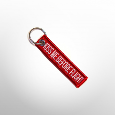 Микро брелок Kiss Me Before Flight